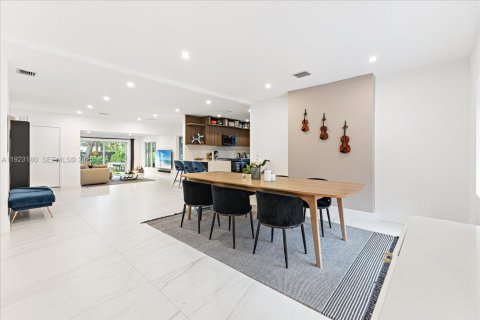 Villa ou maison à vendre à Miami, Floride: 4 chambres, 178.37 m2 № 1976837 - photo 6