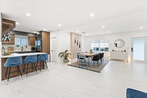 Villa ou maison à vendre à Miami, Floride: 4 chambres, 178.37 m2 № 1976837 - photo 8