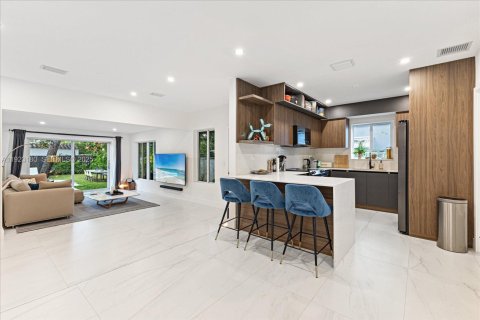 Villa ou maison à vendre à Miami, Floride: 4 chambres, 178.37 m2 № 1976837 - photo 3
