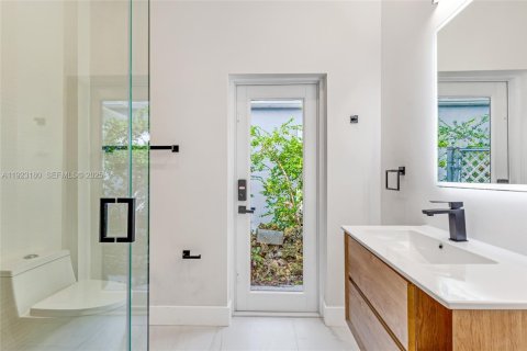 Villa ou maison à vendre à Miami, Floride: 4 chambres, 178.37 m2 № 1976837 - photo 24