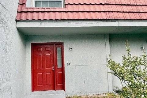 Снять в аренду таунхаус в Киссимми, Флорида 5 комнат, 106.84м2, № 1913572 - фото 1