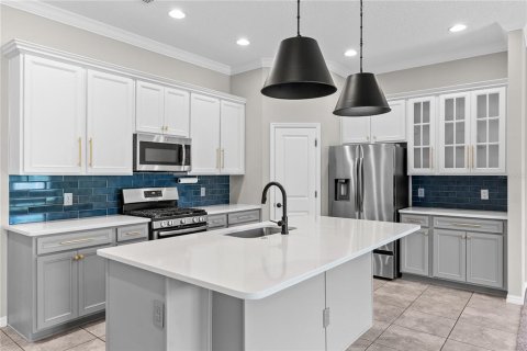 House in Apopka, Florida 4 bedrooms, 194.82 sq.m. № 2379175 - photo 13