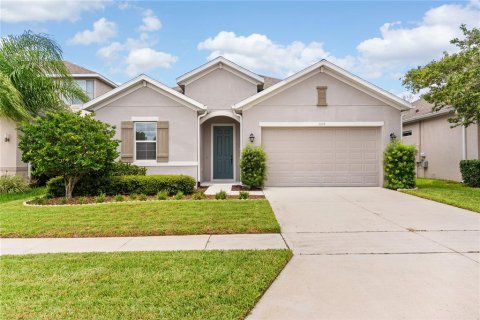 House in Apopka, Florida 4 bedrooms, 194.82 sq.m. № 2379175