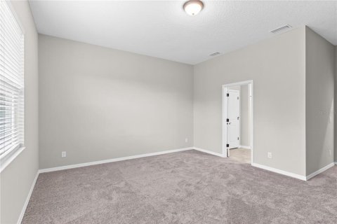 House in Apopka, Florida 4 bedrooms, 194.82 sq.m. № 2379175 - photo 17