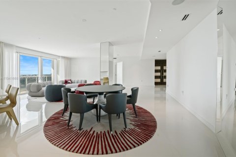 Condominio en venta en Bal Harbour, Florida, 2 dormitorios, 209.03 m2 № 1998701 - foto 20