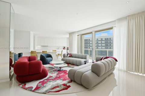 Condominio en venta en Bal Harbour, Florida, 2 dormitorios, 209.03 m2 № 1998701 - foto 19