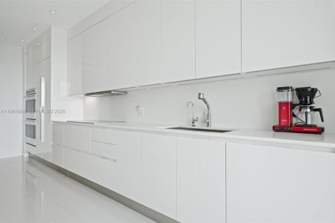 Condominio en venta en Bal Harbour, Florida, 2 dormitorios, 209.03 m2 № 1998701 - foto 6