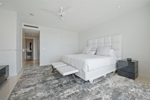 Condominio en venta en Bal Harbour, Florida, 2 dormitorios, 209.03 m2 № 1998701 - foto 11