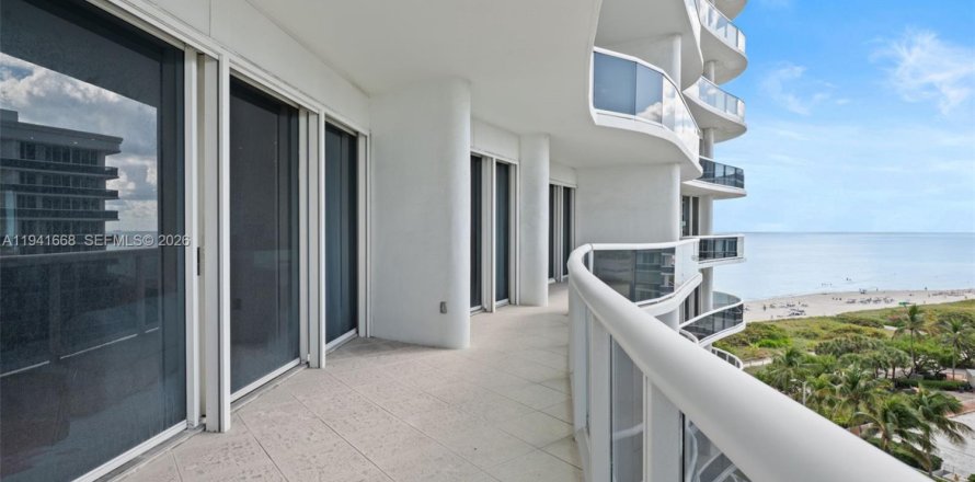 Condominio en Bal Harbour, Florida, 2 dormitorios  № 1998701