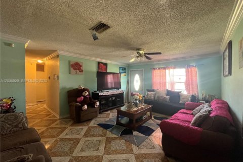 Villa ou maison à vendre à North Lauderdale, Floride: 3 chambres, 103.68 m2 № 2172036 - photo 2
