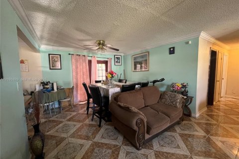 Villa ou maison à vendre à North Lauderdale, Floride: 3 chambres, 103.68 m2 № 2172036 - photo 3
