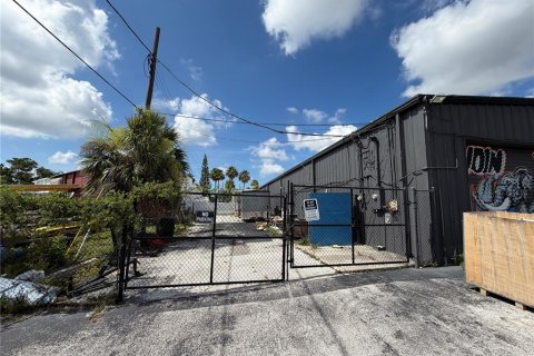 Commercial property in Saint Petersburg, Florida 986.71 sq.m. № 2197565 - photo 7