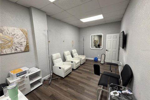 Commercial property in Saint Petersburg, Florida 986.71 sq.m. № 2197565 - photo 11