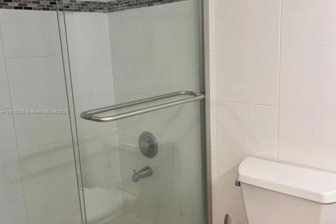 Condominio en alquiler en Sunny Isles Beach, Florida, 1 dormitorio, 87.61 m2 № 1921772 - foto 8