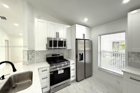 Снять в аренду виллу или дом в Санрайз, Флорида 3 спальни, 104.05м2, № 2005868 - фото 5