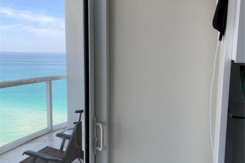 Condominio en alquiler en Miami Beach, Florida, 1 dormitorio, 75.07 m2 № 1979630 - foto 18