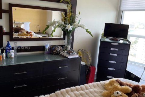 Condominio en alquiler en Miami Beach, Florida, 1 dormitorio, 75.07 m2 № 1979630 - foto 26