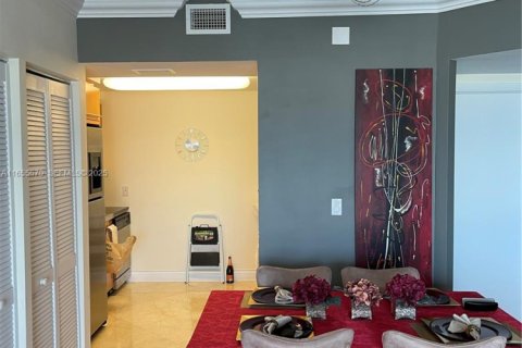 Condominio en alquiler en Miami Beach, Florida, 1 dormitorio, 75.07 m2 № 1979630 - foto 21