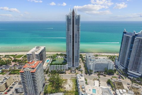 Condominio en alquiler en Miami Beach, Florida, 1 dormitorio, 75.07 m2 № 1979630 - foto 16