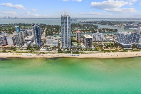 Condominio en alquiler en Miami Beach, Florida, 1 dormitorio, 75.07 m2 № 1979630 - foto 1