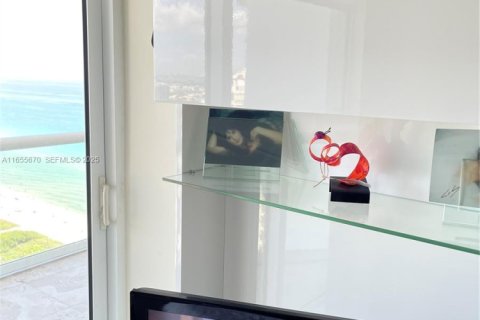 Condominio en alquiler en Miami Beach, Florida, 1 dormitorio, 75.07 m2 № 1979630 - foto 19
