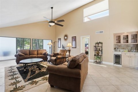 House in Punta Gorda, Florida 4 bedrooms, 208.01 sq.m. № 2130076 - photo 11