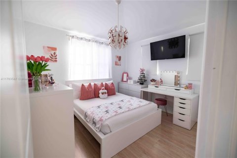 Casa en venta en Miami, Florida, 3 dormitorios, 145.58 m2 № 1739343 - foto 15