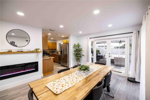 Casa en venta en Miami, Florida, 3 dormitorios, 145.58 m2 № 1739343 - foto 27