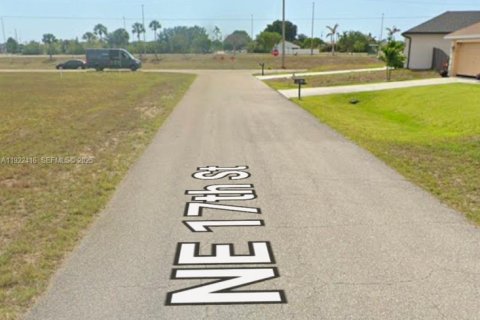 Купить земельный участок в Кейп-Корал, Флорида № 1976855 - фото 8