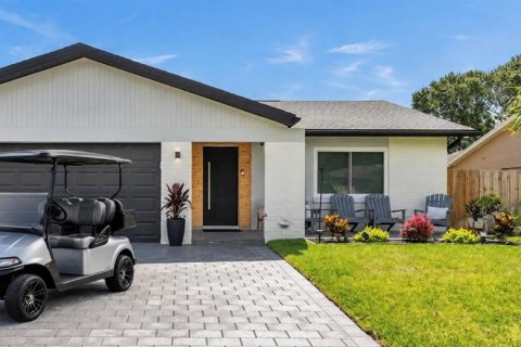 Casa en Dunedin, Florida 3 dormitorios, 155.7 m2 № 2369232