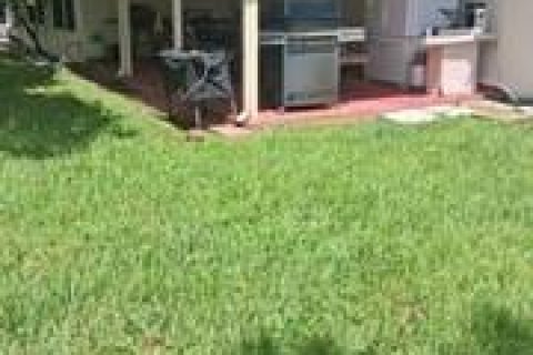 House in Hollywood, Florida 5 bedrooms, 172.05 sq.m. № 2194252 - photo 4