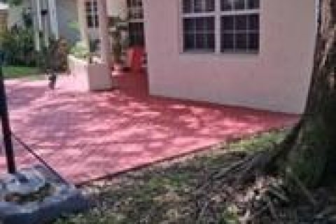 House in Hollywood, Florida 5 bedrooms, 172.05 sq.m. № 2194252 - photo 9