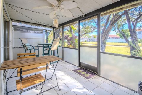 Touwnhouse à vendre à Margate, Floride: 2 chambres, 117.61 m2 № 2019333 - photo 20