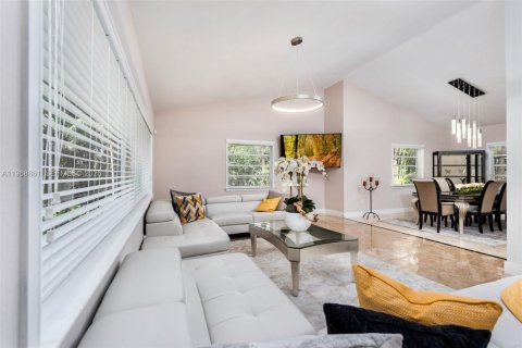 Villa ou maison à vendre à Miami Shores, Floride: 5 chambres, 412.02 m2 № 2042403 - photo 16