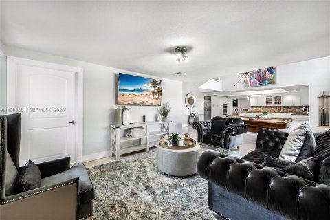 Villa ou maison à vendre à Miami Shores, Floride: 5 chambres, 412.02 m2 № 2042403 - photo 2