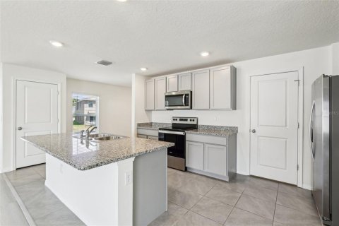 Casa en venta en Dade City, Florida, 4 dormitorios, 207.92 m2 № 2211388 - foto 12