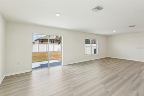 Casa en venta en Dade City, Florida, 4 dormitorios, 207.92 m2 № 2211388 - foto 6
