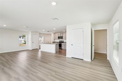 Casa en venta en Dade City, Florida, 4 dormitorios, 207.92 m2 № 2211388 - foto 7