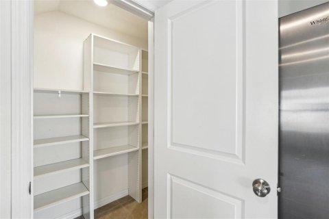 Casa en venta en Dade City, Florida, 4 dormitorios, 207.92 m2 № 2211388 - foto 15