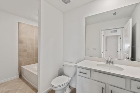 Condo in Venice, Florida, 2 bedrooms  № 2321688 - photo 24