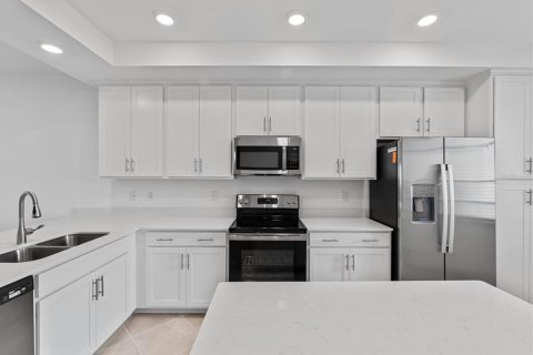 Condo in Venice, Florida, 2 bedrooms  № 2321688 - photo 7