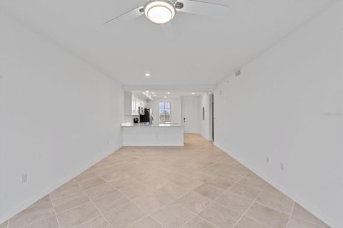 Condo in Venice, Florida, 2 bedrooms  № 2321688 - photo 13