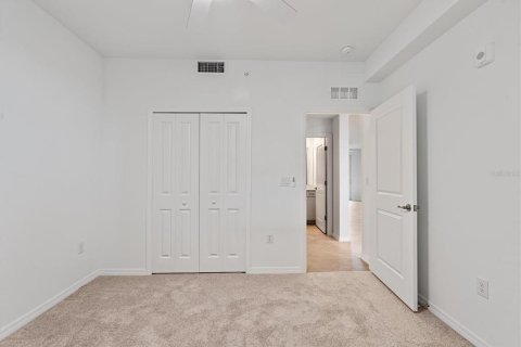Condo in Venice, Florida, 2 bedrooms  № 2321688 - photo 23