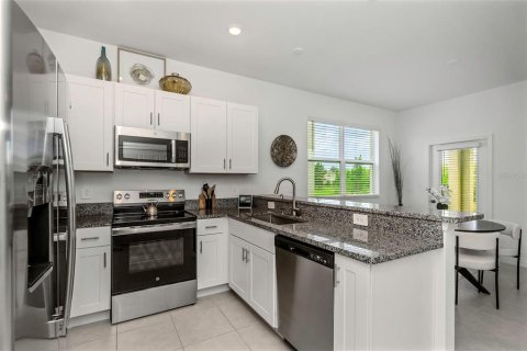 Townhouse in ANGELINE in Land O' Lakes, Florida 3 bedrooms, 166.02 sq.m. № 1877305 - photo 3