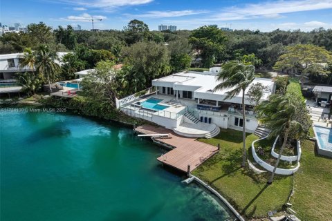 Casa en venta en North Miami Beach, Florida, 5 dormitorios, 301.93 m2 № 1484846 - foto 20