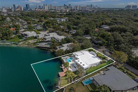 Casa en venta en North Miami Beach, Florida, 5 dormitorios, 301.93 m2 № 1484846 - foto 23