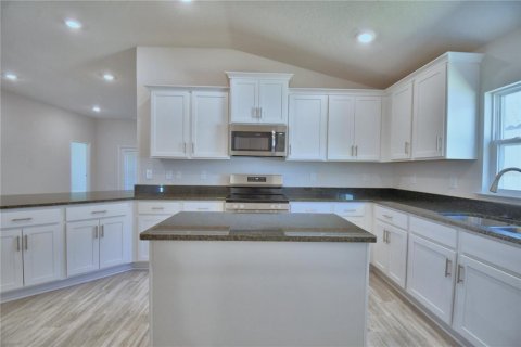 House in Auburndale, Florida 4 bedrooms, 204.38 sq.m. № 1243868 - photo 9
