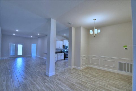 House in Auburndale, Florida 4 bedrooms, 204.38 sq.m. № 1243868 - photo 4