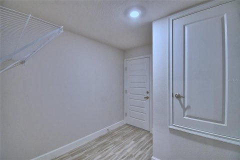 House in Auburndale, Florida 4 bedrooms, 204.38 sq.m. № 1243868 - photo 8