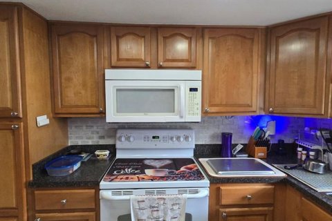 Casa en venta en Holiday, Florida, 3 dormitorios, 119.29 m2 № 1909199 - foto 11